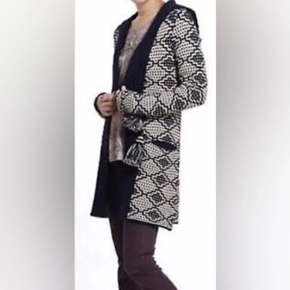 Fiets Voor2 Wool Blend Hooded Tassel Cardigan Sweater in Navy Beige Medium